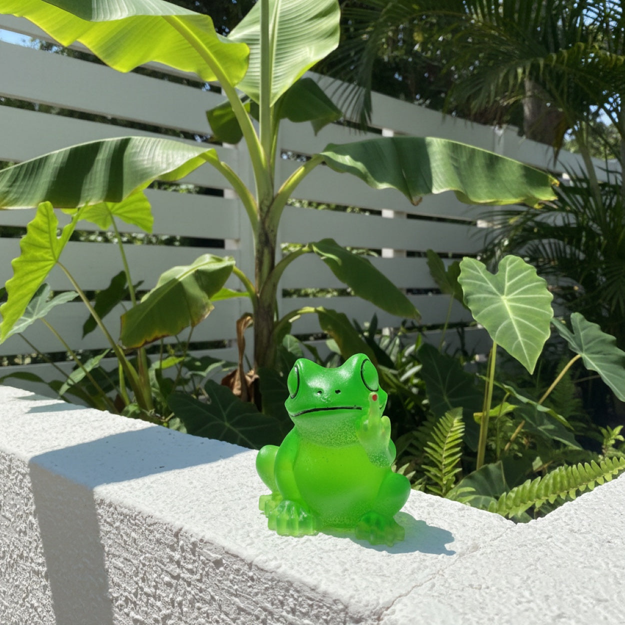 Handmade Novely Funny Finger Resin Frog Statue Ornaments