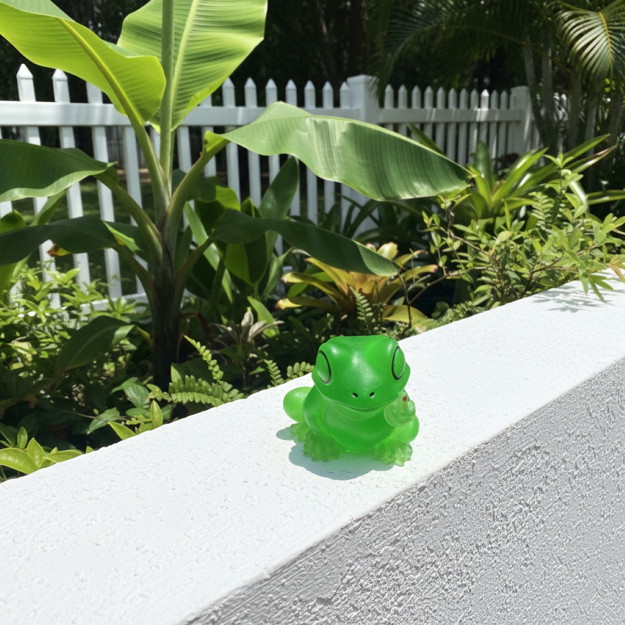 Handmade Novely Funny Finger Resin Frog Statue Ornaments